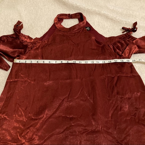 - Dee Elly dark mauve cold shoulder dress - Picture 6 of 8